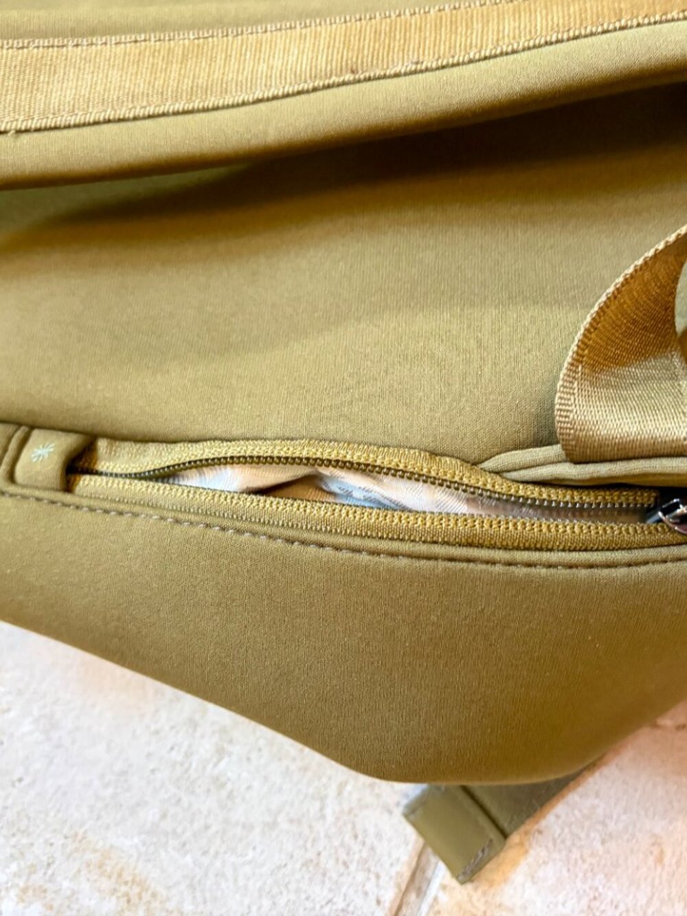 Athleta, Backpack, Green - Picture 4 of 9